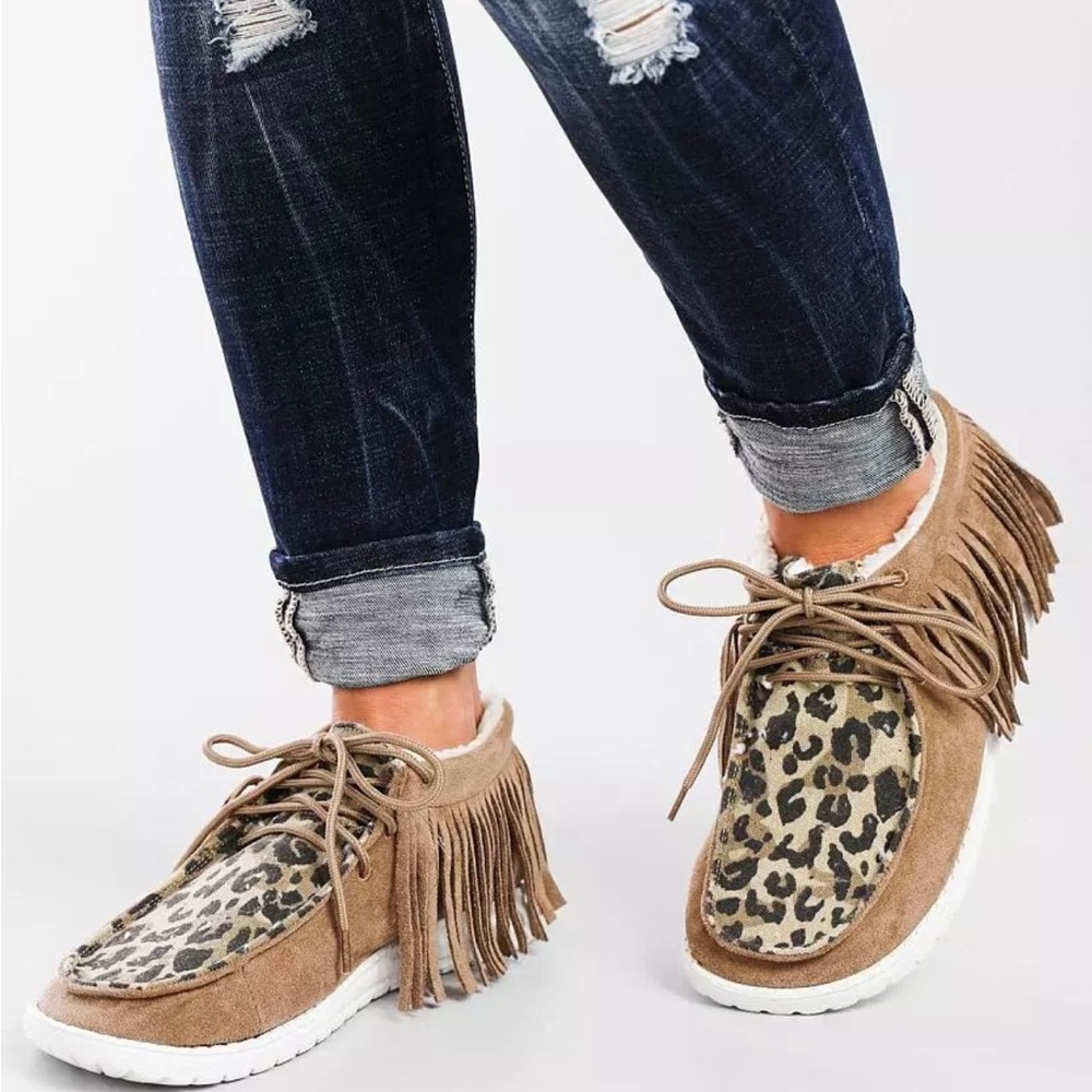 NEW !  Very G Leopard print fringe shoes